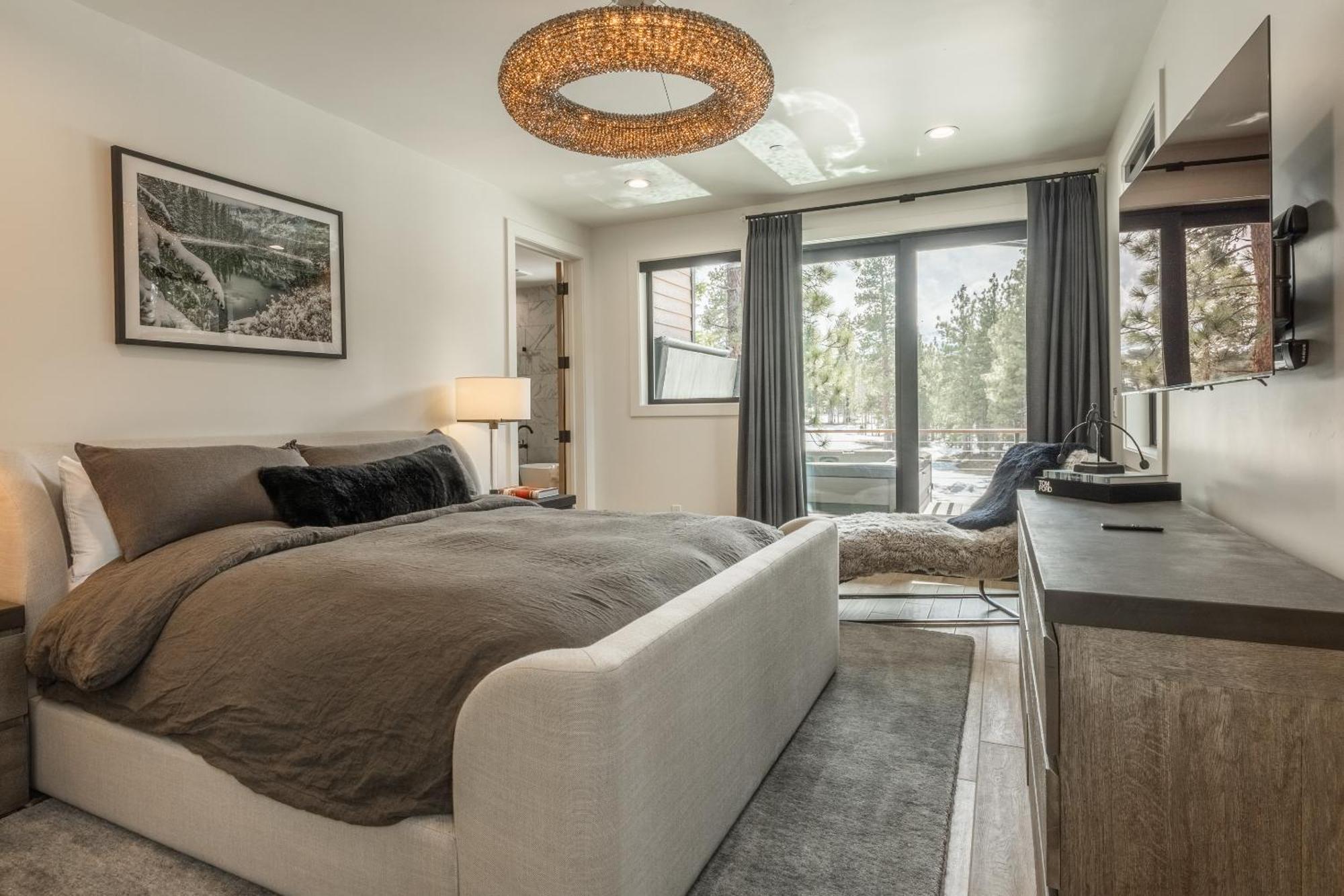 New Luxury 4br /3ba Obsidian Reserve #110 – Hot Tub, 2-car Garage, Pool Table, Mount Views! Holiday home *