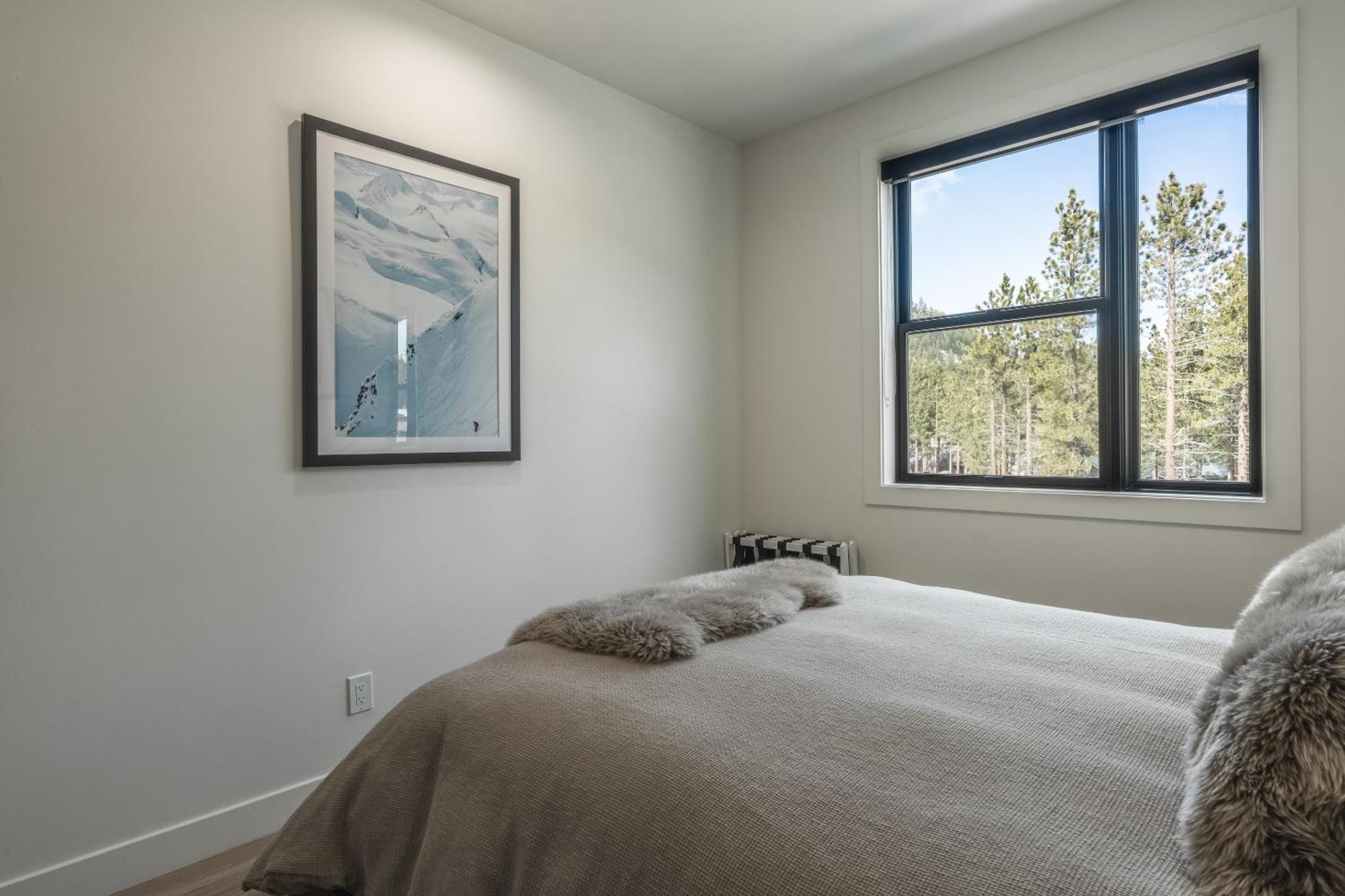 New Luxury 4br /3ba Obsidian Reserve #110 – Hot Tub, 2-car Garage, Pool Table, Mount Views! Mammoth Lakes