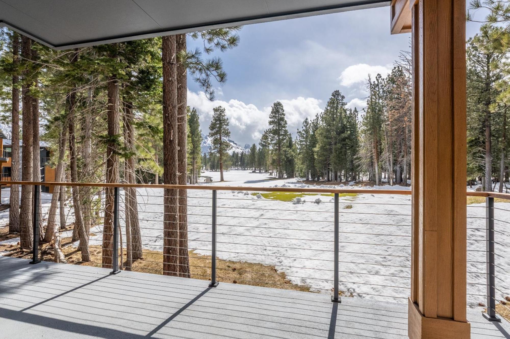 New Luxury 4br /3ba Obsidian Reserve #110 – Hot Tub, 2-car Garage, Pool Table, Mount Views! *