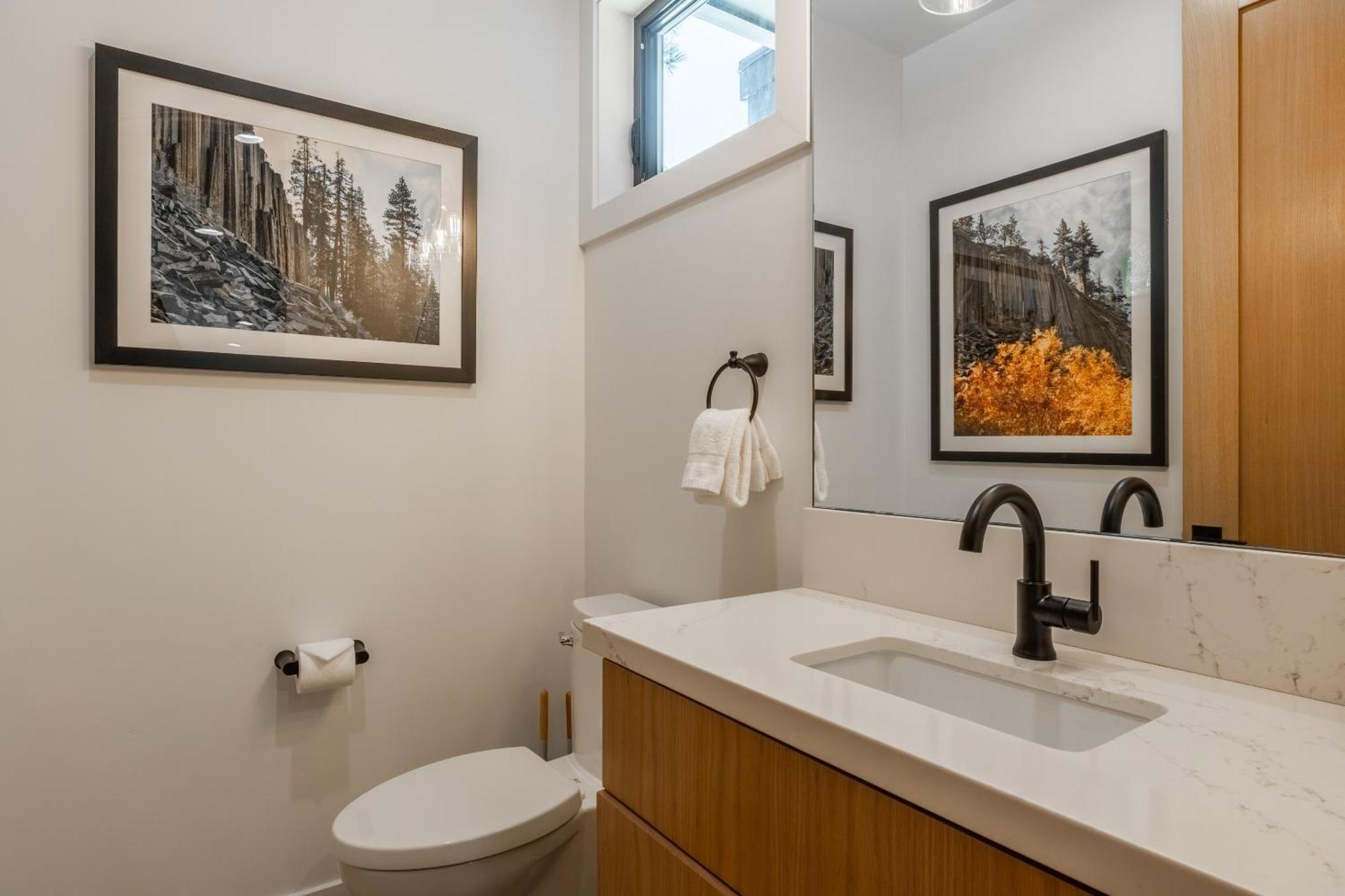 New Luxury 4br /3ba Obsidian Reserve #110 – Hot Tub, 2-car Garage, Pool Table, Mount Views! Mammoth Lakes