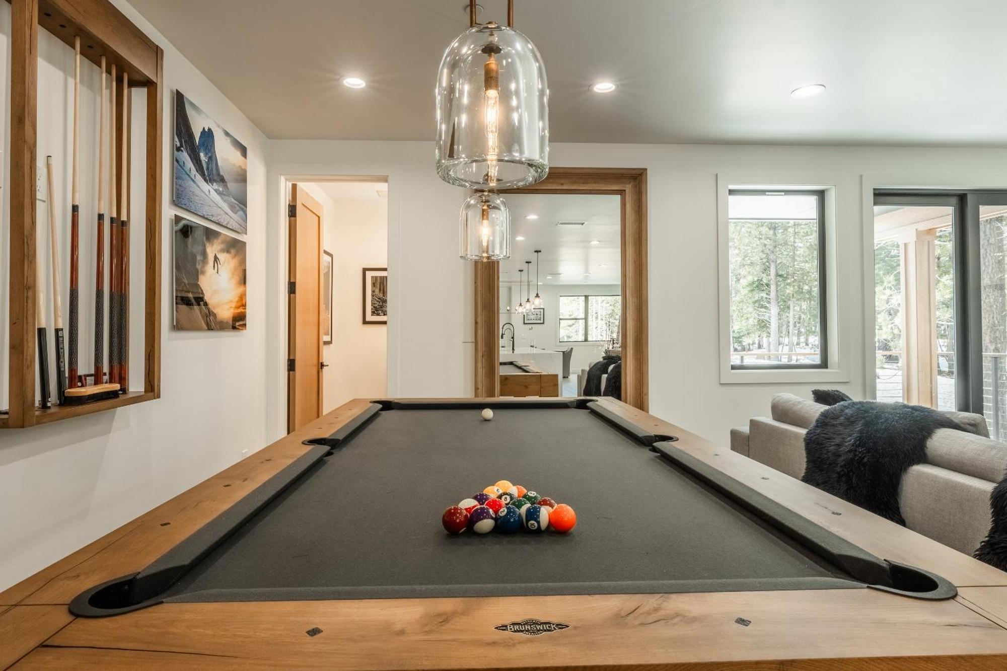 New Luxury 4br /3ba Obsidian Reserve #110 – Hot Tub, 2-car Garage, Pool Table, Mount Views! Holiday home *
